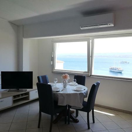 Apartment Petra Dugi Rat Esterno foto